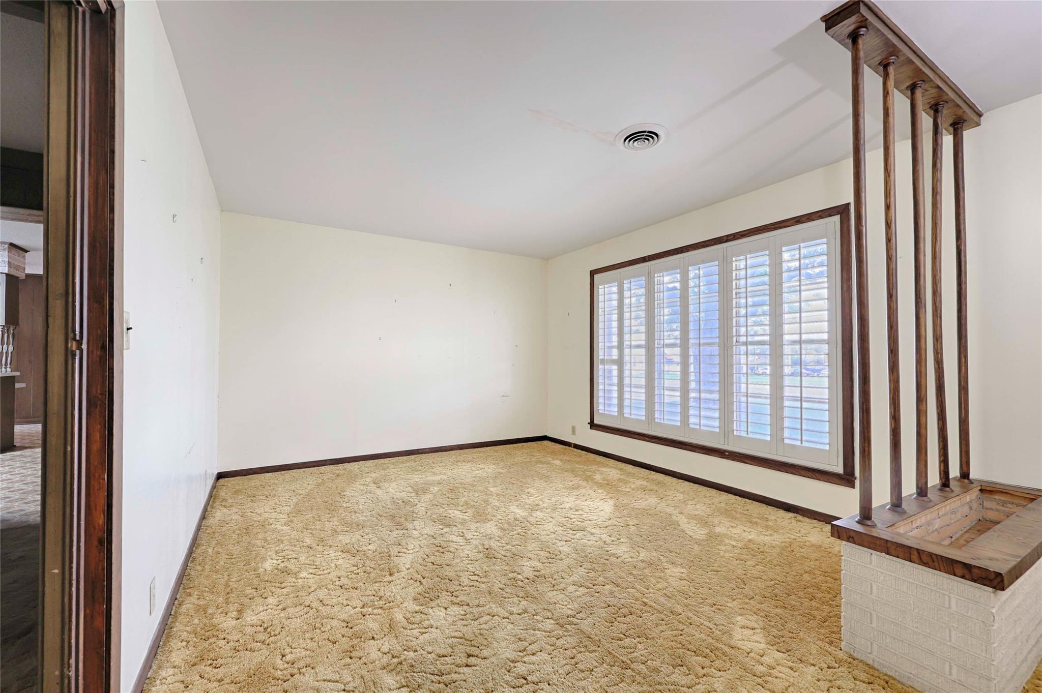 302 Baumgarten St, Schulenburg, TX 78956