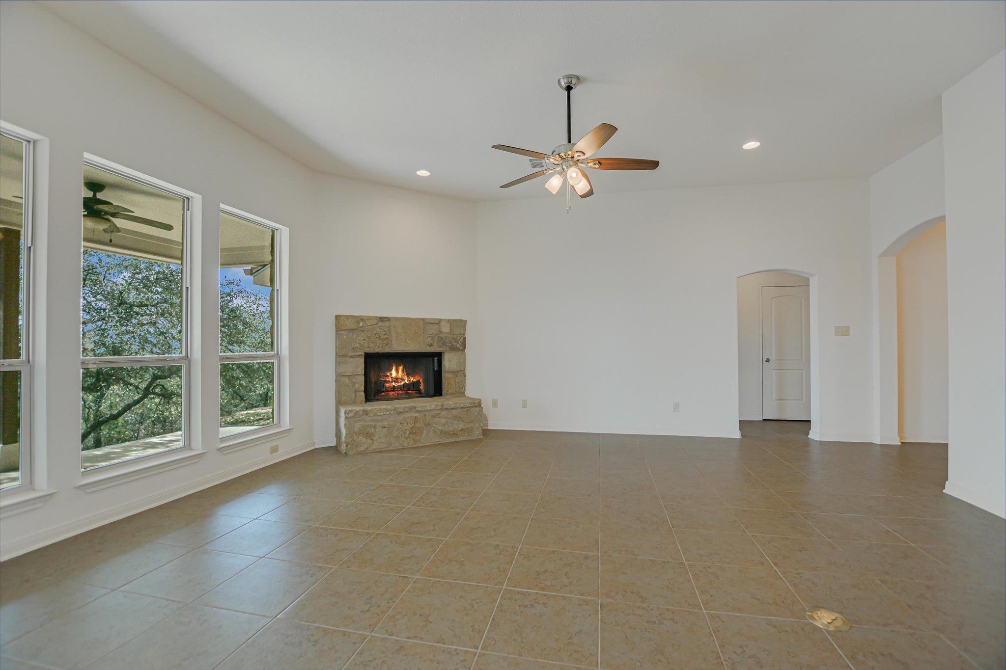 851 Stone Mountain Dr, Marble Falls, TX 78654