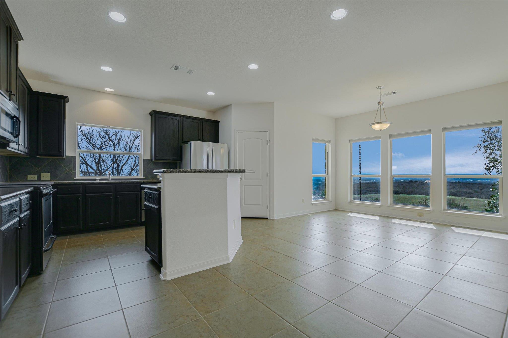 851 Stone Mountain Dr, Marble Falls, TX 78654