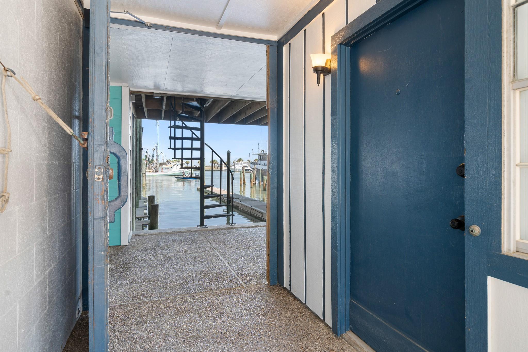 318 W Cotter Ave # 2, Port Aransas, TX 78373