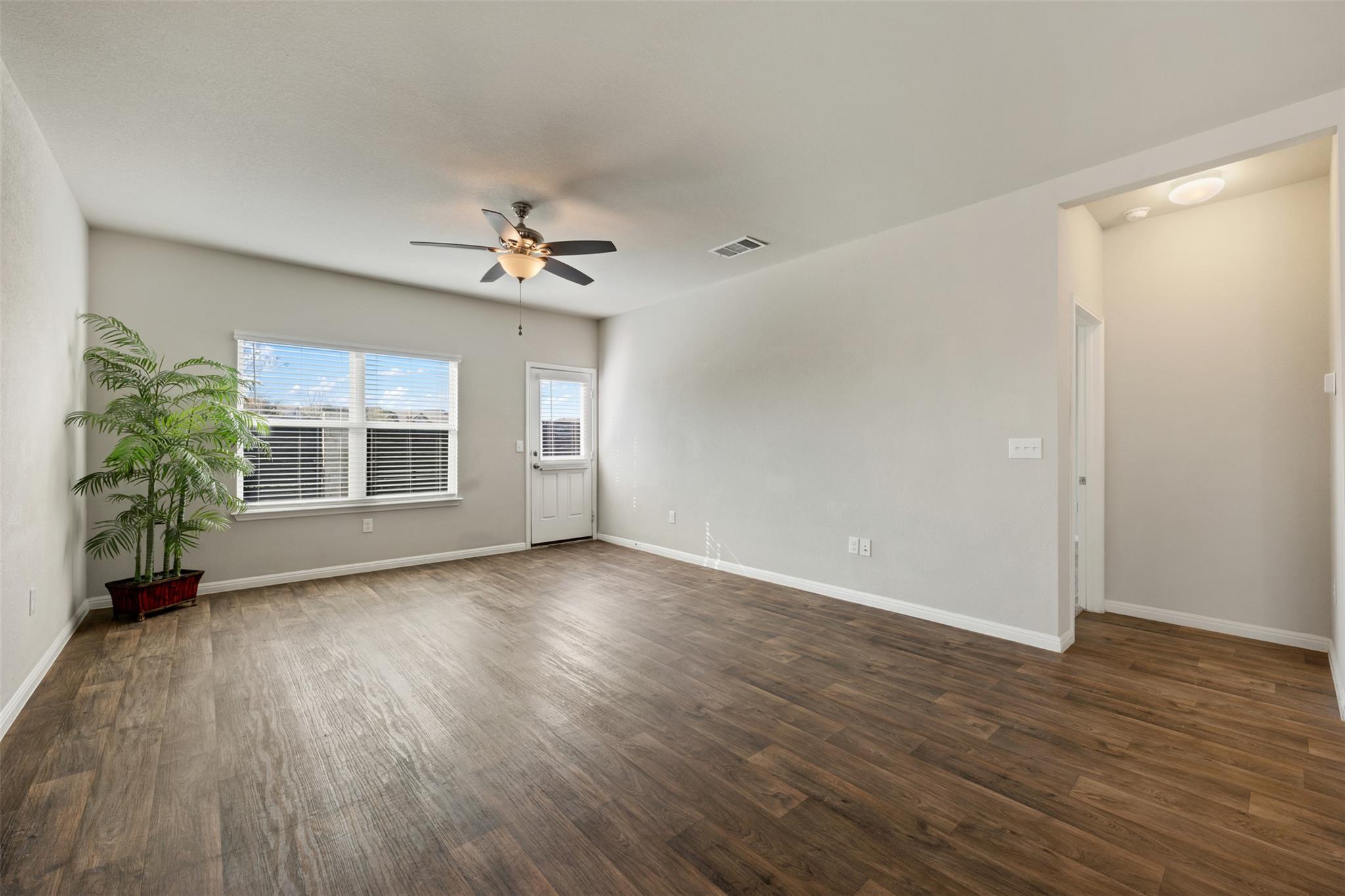 128 Presidential Path, Liberty Hill, TX 78642