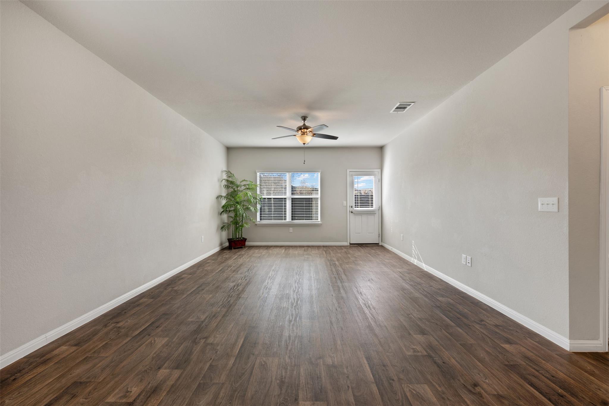 128 Presidential Path, Liberty Hill, TX 78642