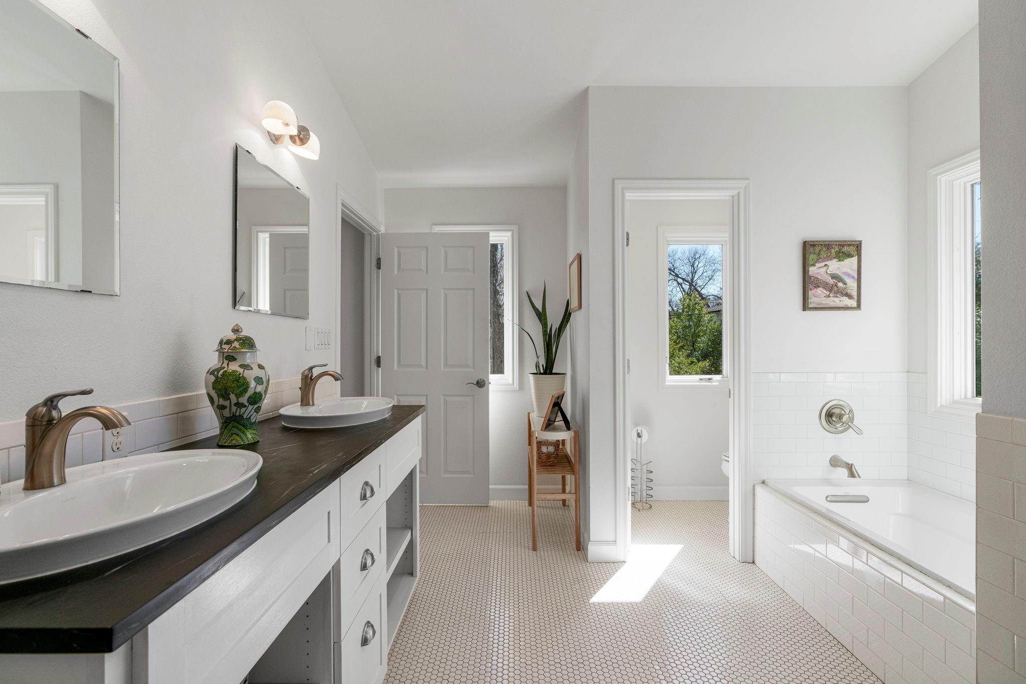 6003 WOODVIEW Ave, Austin, TX 78757