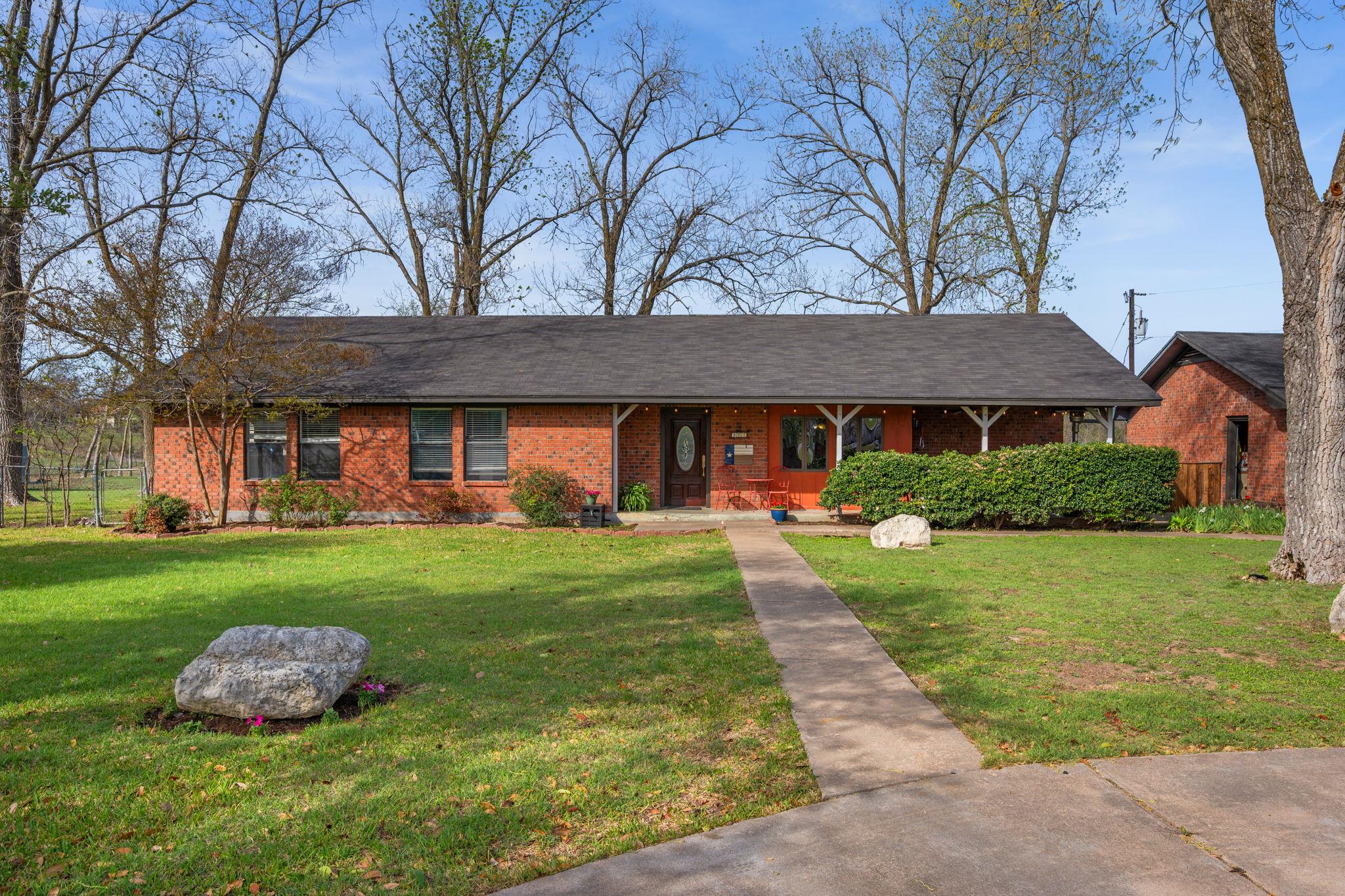 902 Ray Berglund Blvd, Round Rock, TX 78664