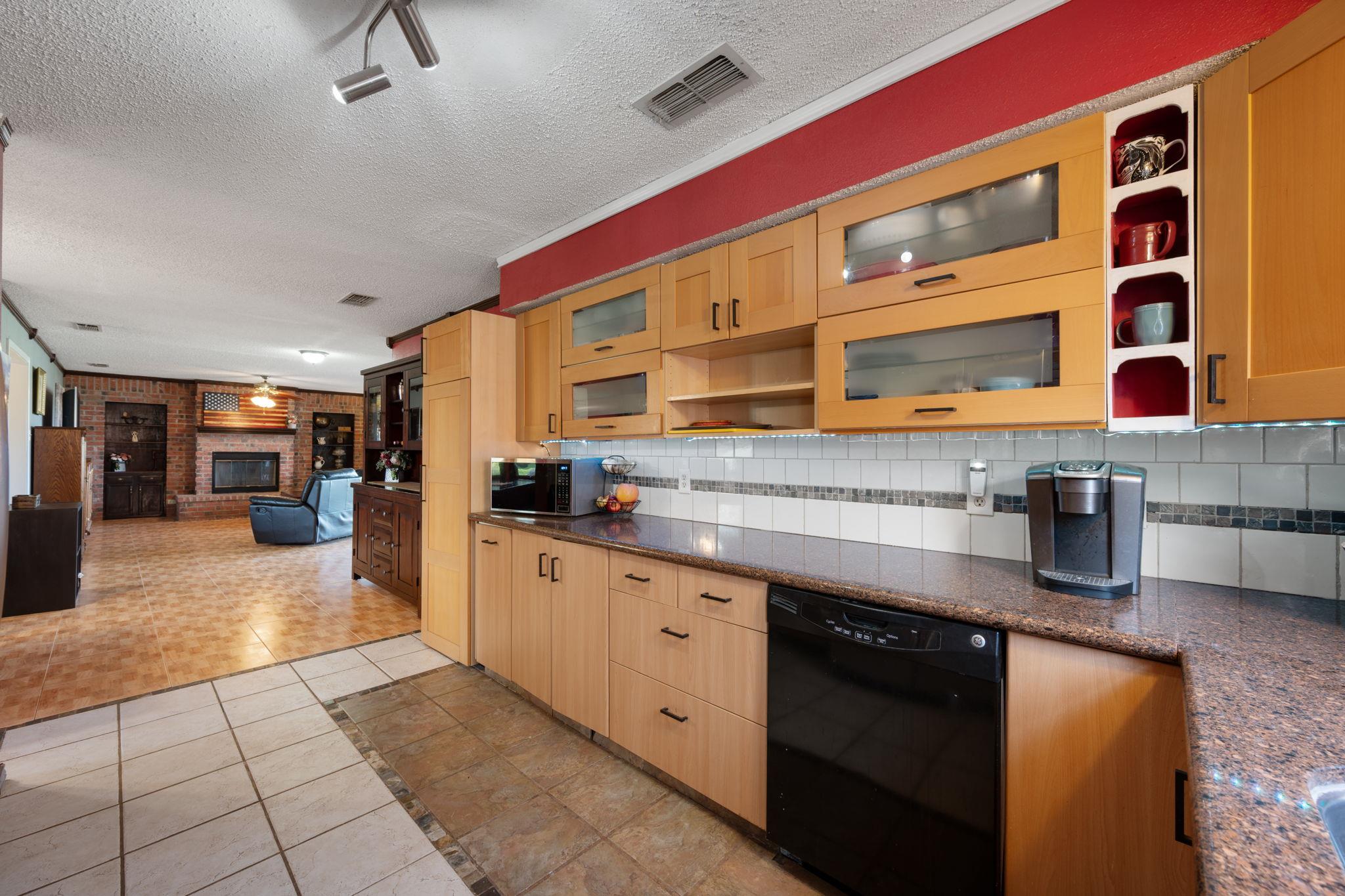 902 Ray Berglund Blvd, Round Rock, TX 78664