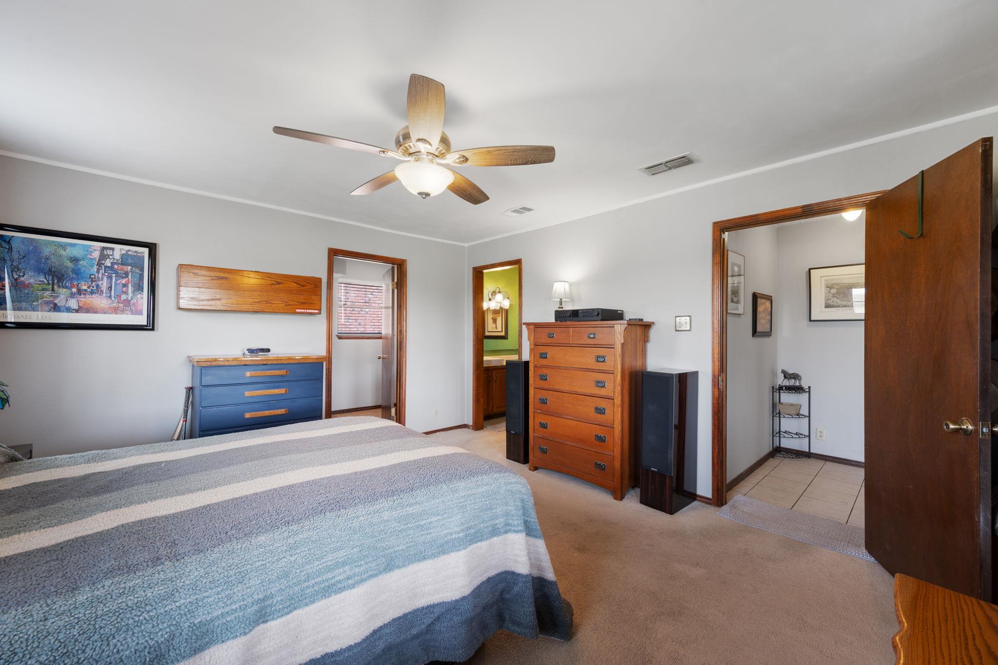 902 Ray Berglund Blvd, Round Rock, TX 78664