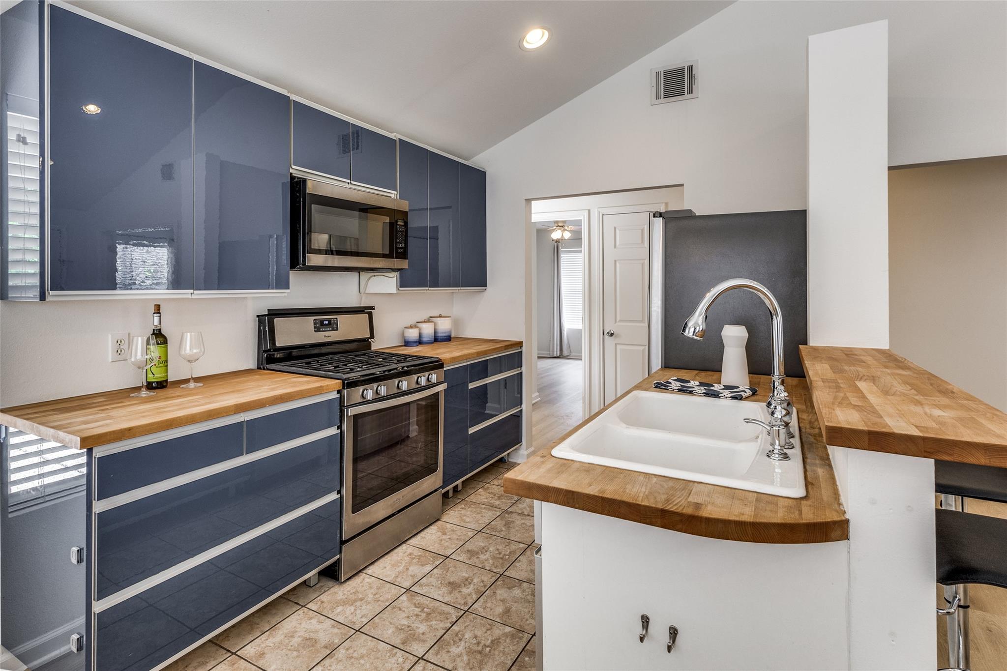 1802 Harvey St # A, Austin, TX 78702