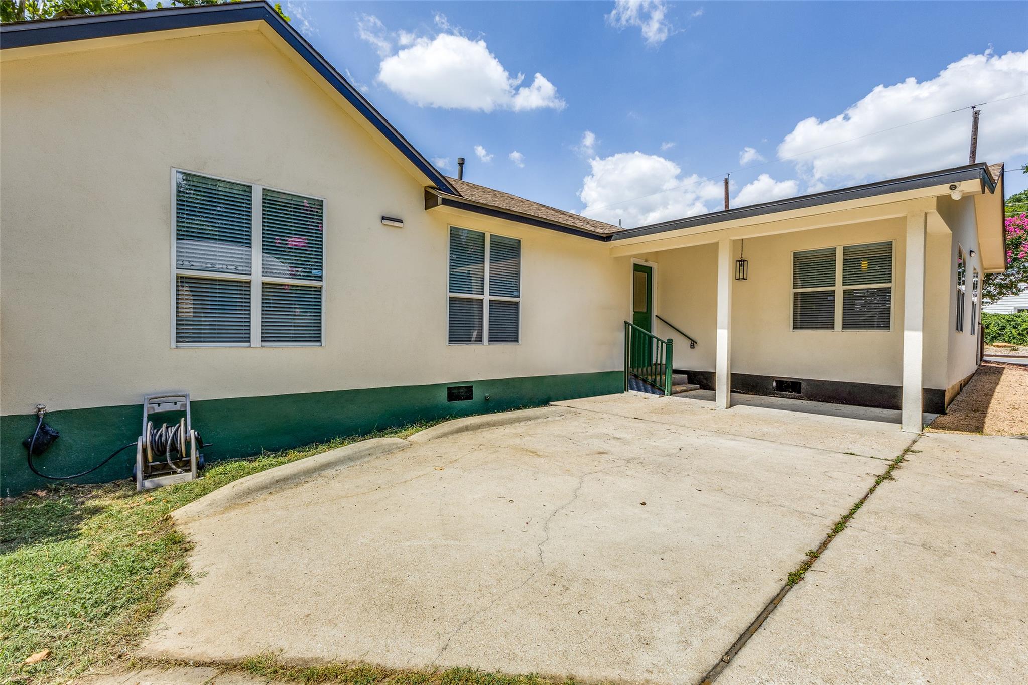 1802 Harvey St # A, Austin, TX 78702