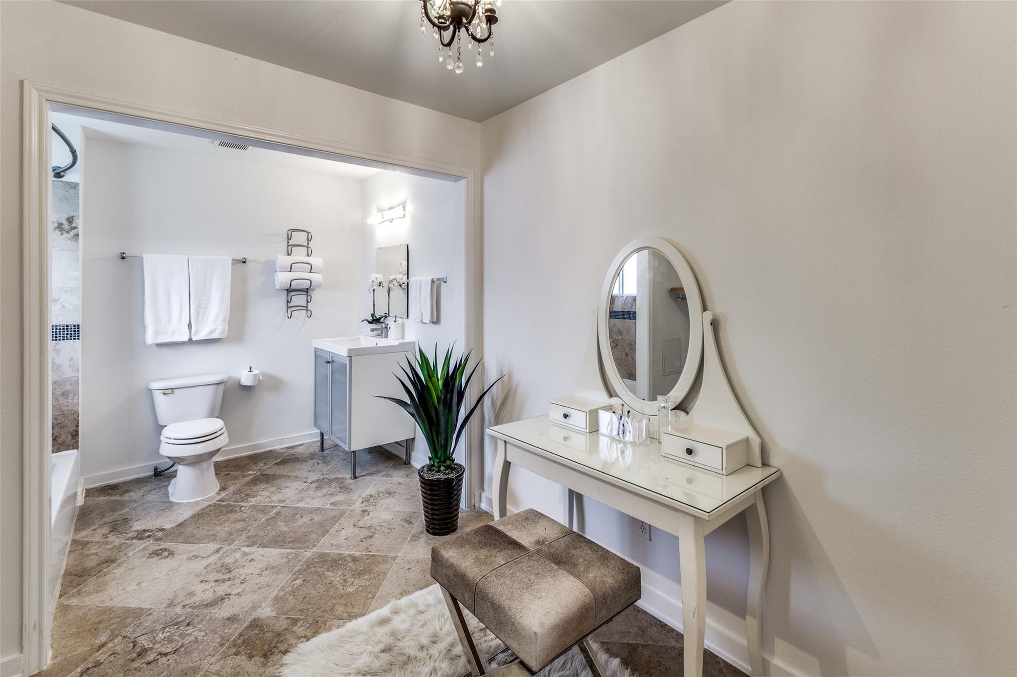 1802 Harvey St # A, Austin, TX 78702