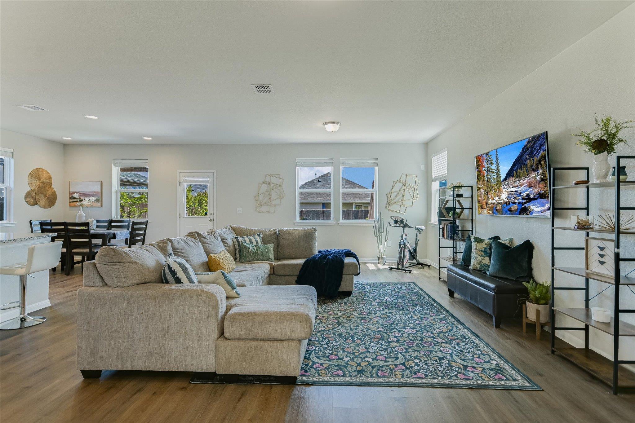 6304 Gunflint Dr, Austin, TX 78747