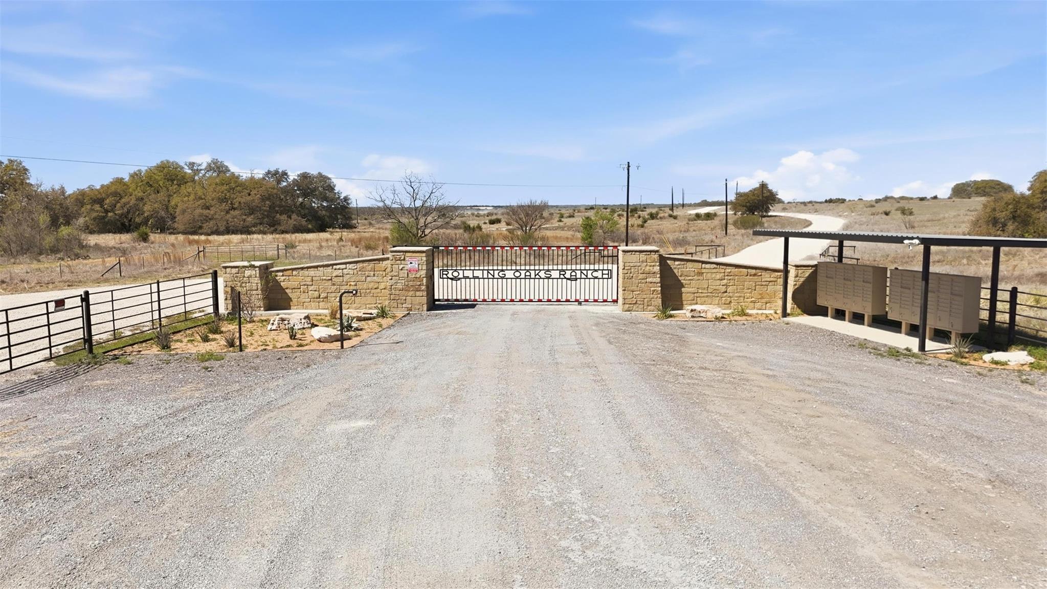 300 Willow Oak Dr, Goldthwaite, TX 76844