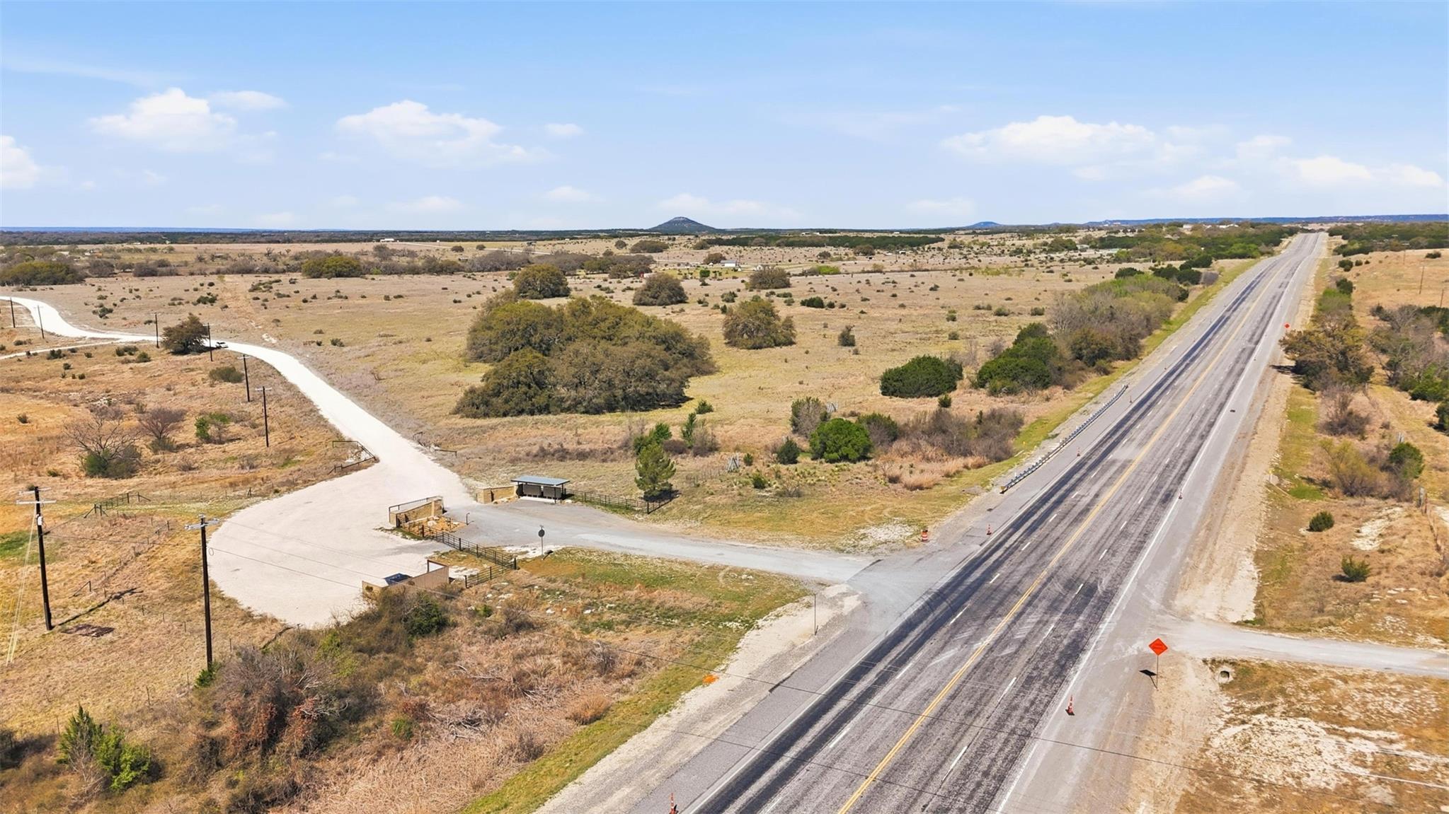 300 Willow Oak Dr, Goldthwaite, TX 76844
