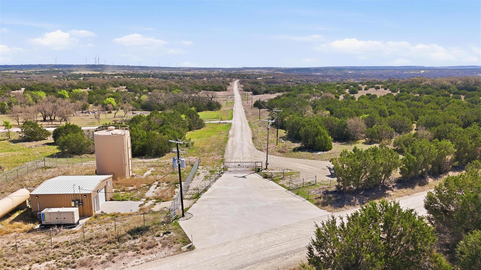 300 Willow Oak Dr, Goldthwaite, TX 76844