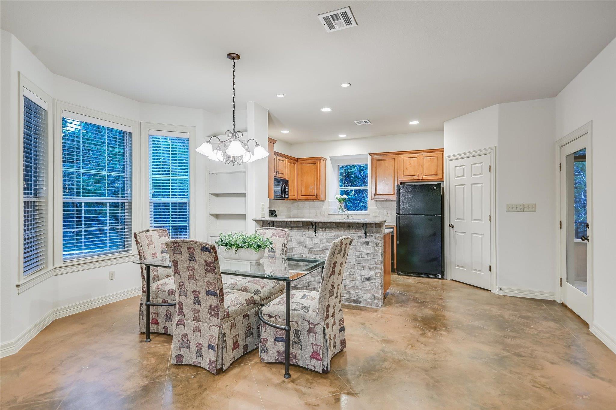 504 Saddlehorn Dr, Dripping Springs, TX 78620