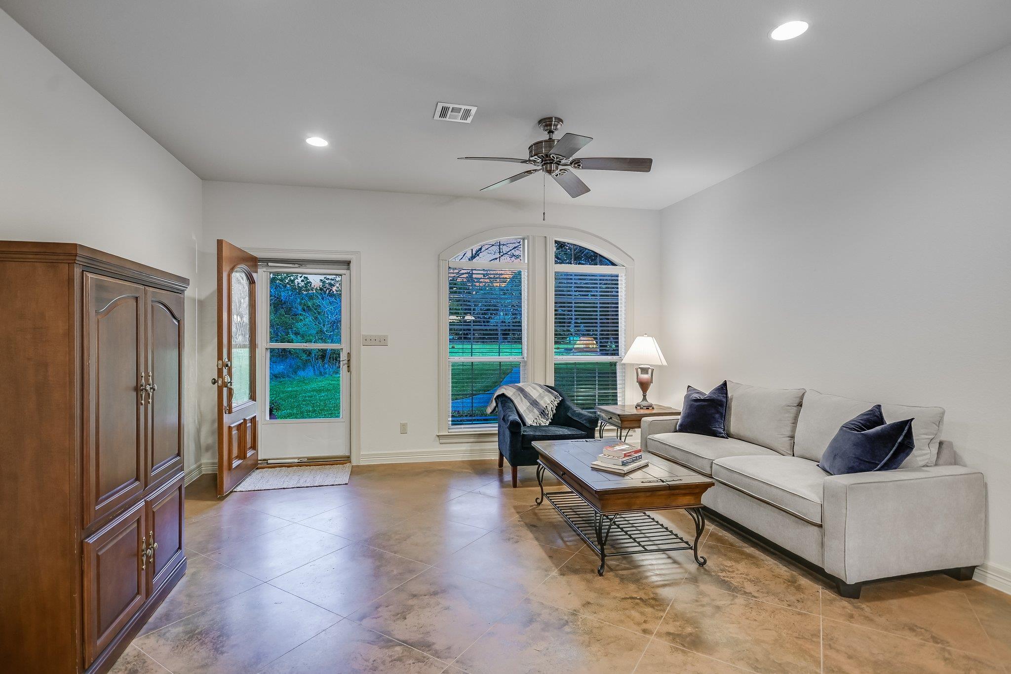 504 Saddlehorn Dr, Dripping Springs, TX 78620