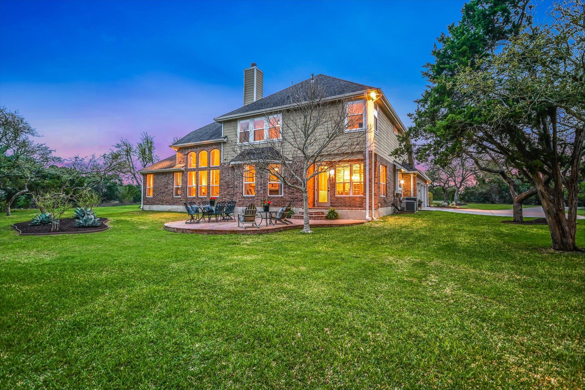 504 Saddlehorn Dr, Dripping Springs, TX 78620