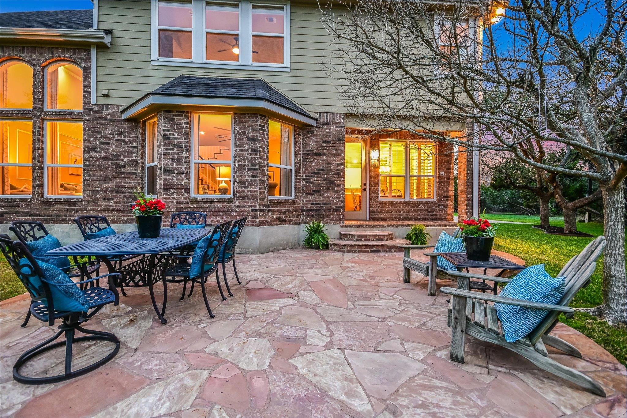 504 Saddlehorn Dr, Dripping Springs, TX 78620