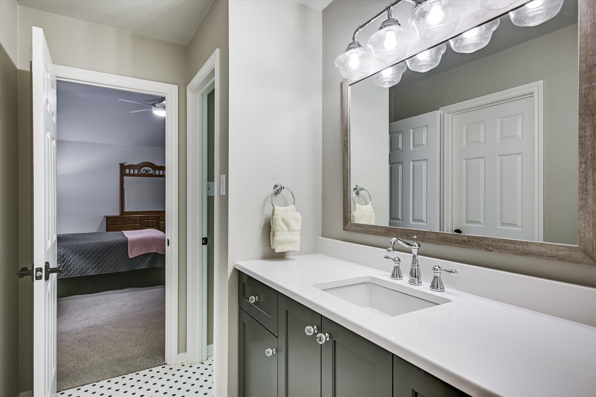 504 Saddlehorn Dr, Dripping Springs, TX 78620