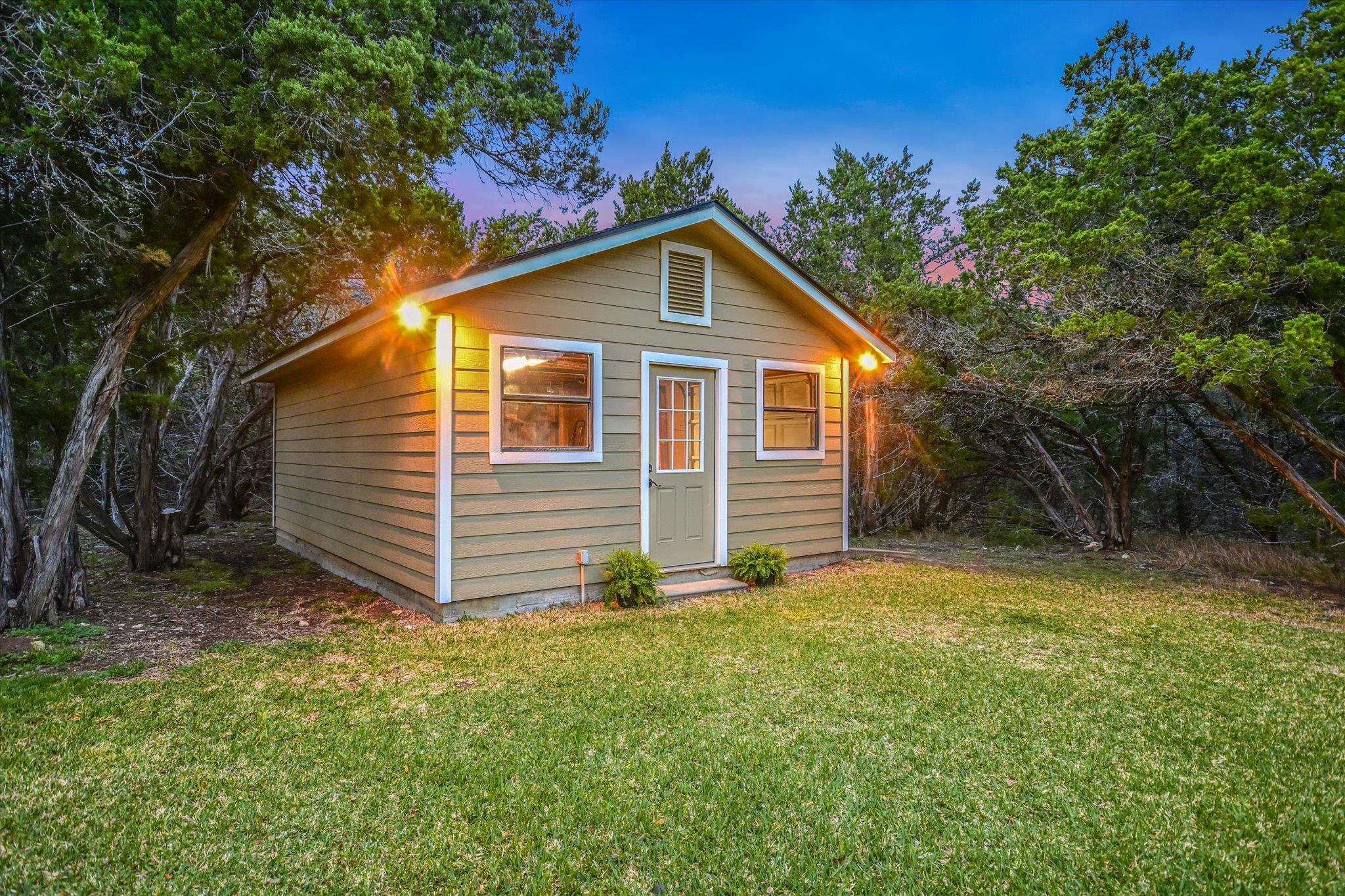 504 Saddlehorn Dr, Dripping Springs, TX 78620