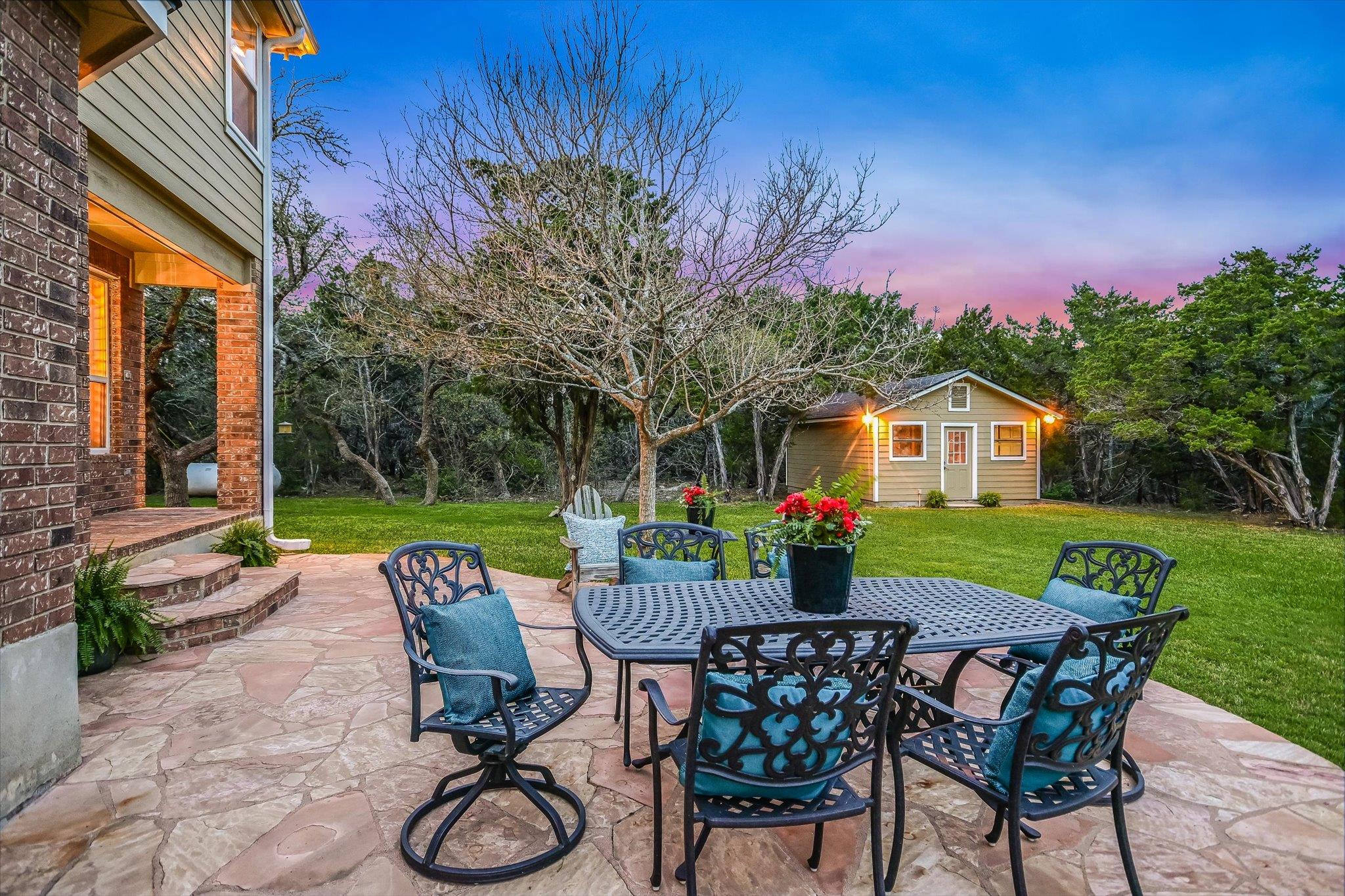 504 Saddlehorn Dr, Dripping Springs, TX 78620