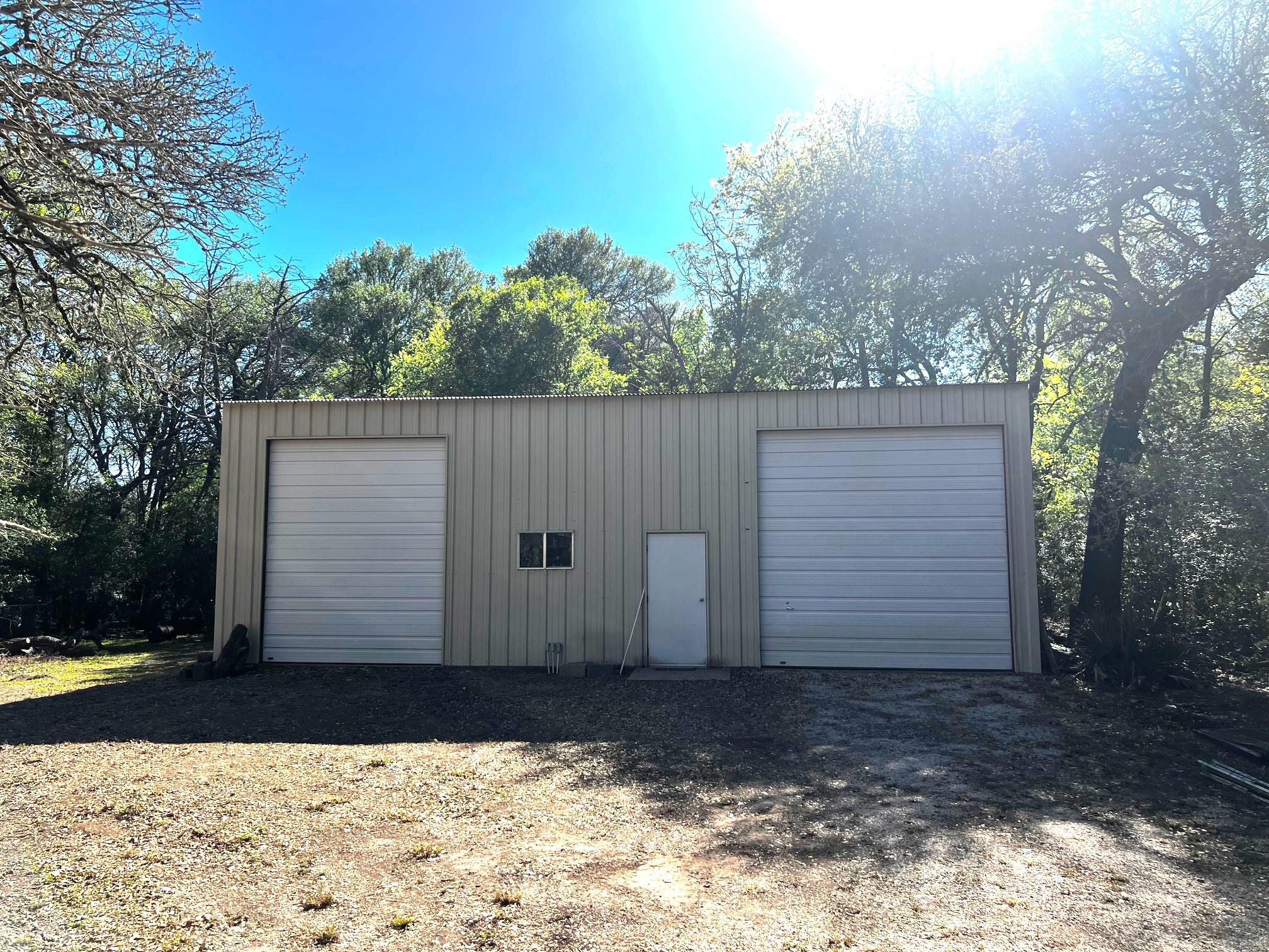 730 Panorama Rd, La Grange, TX 78945