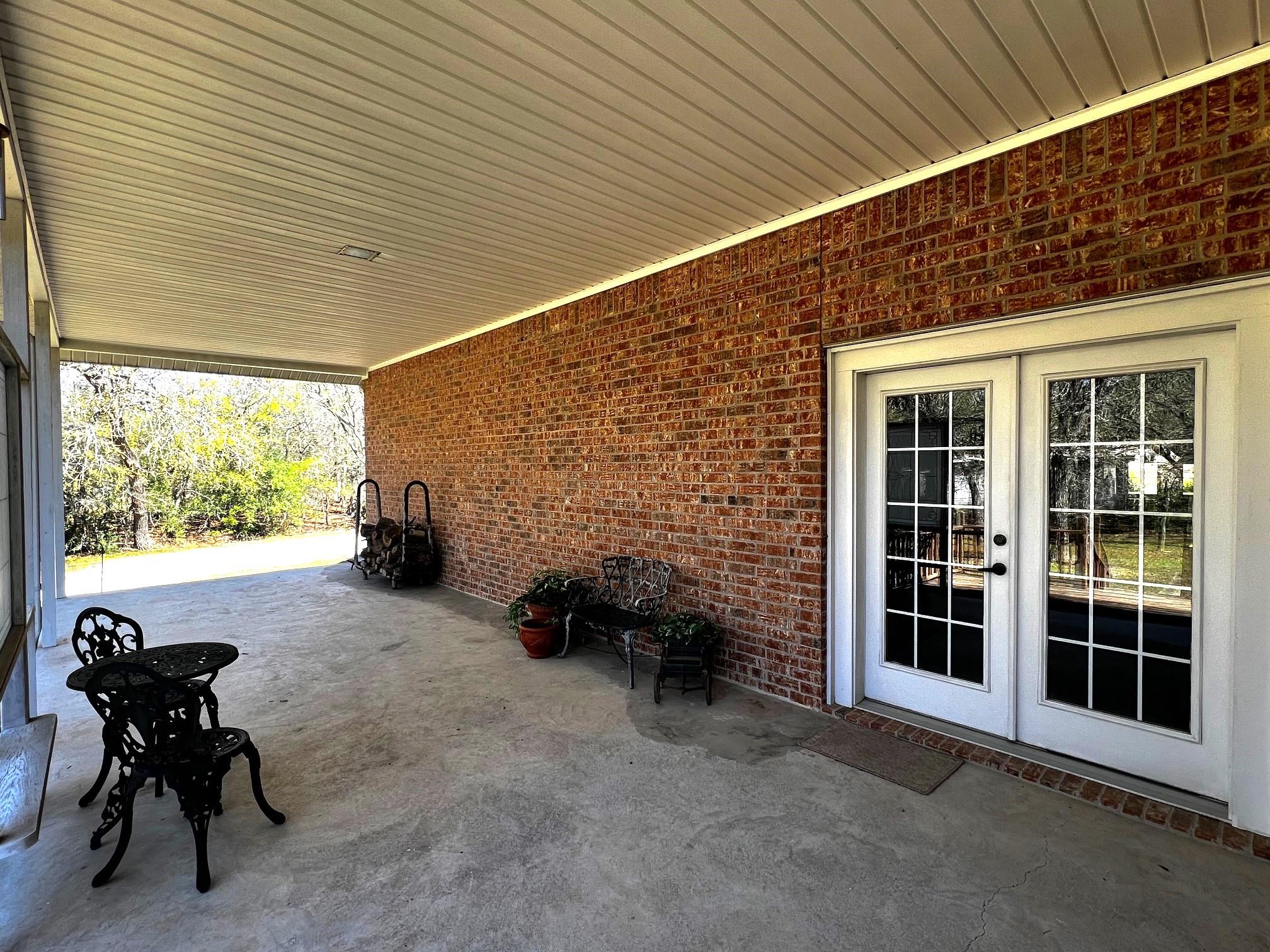 730 Panorama Rd, La Grange, TX 78945