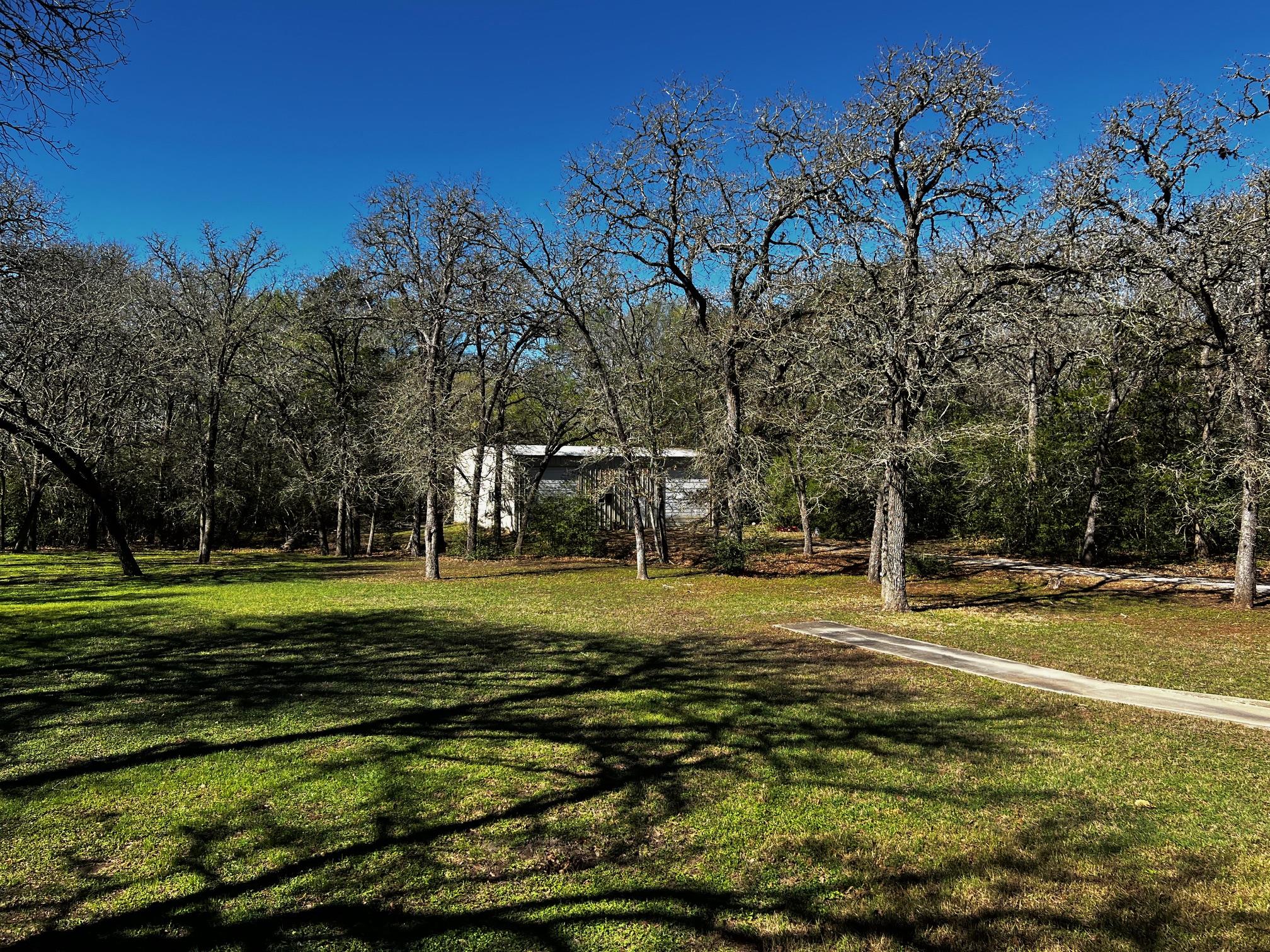 730 Panorama Rd, La Grange, TX 78945