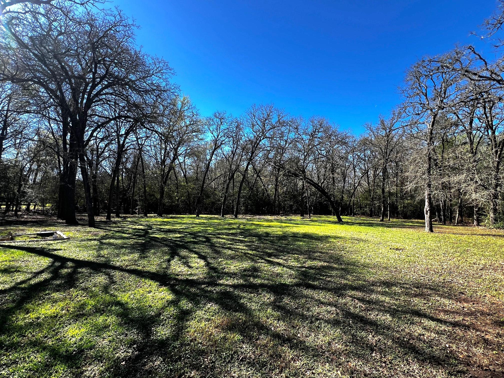 730 Panorama Rd, La Grange, TX 78945