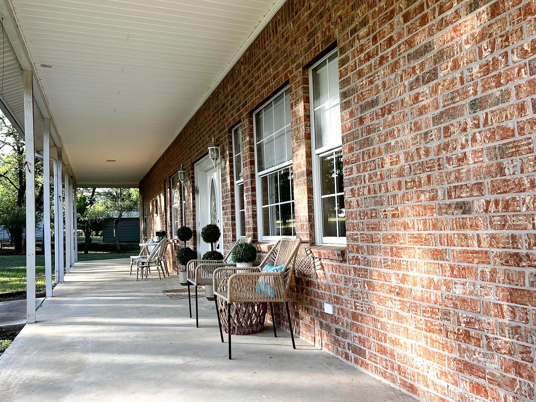 730 Panorama Rd, La Grange, TX 78945