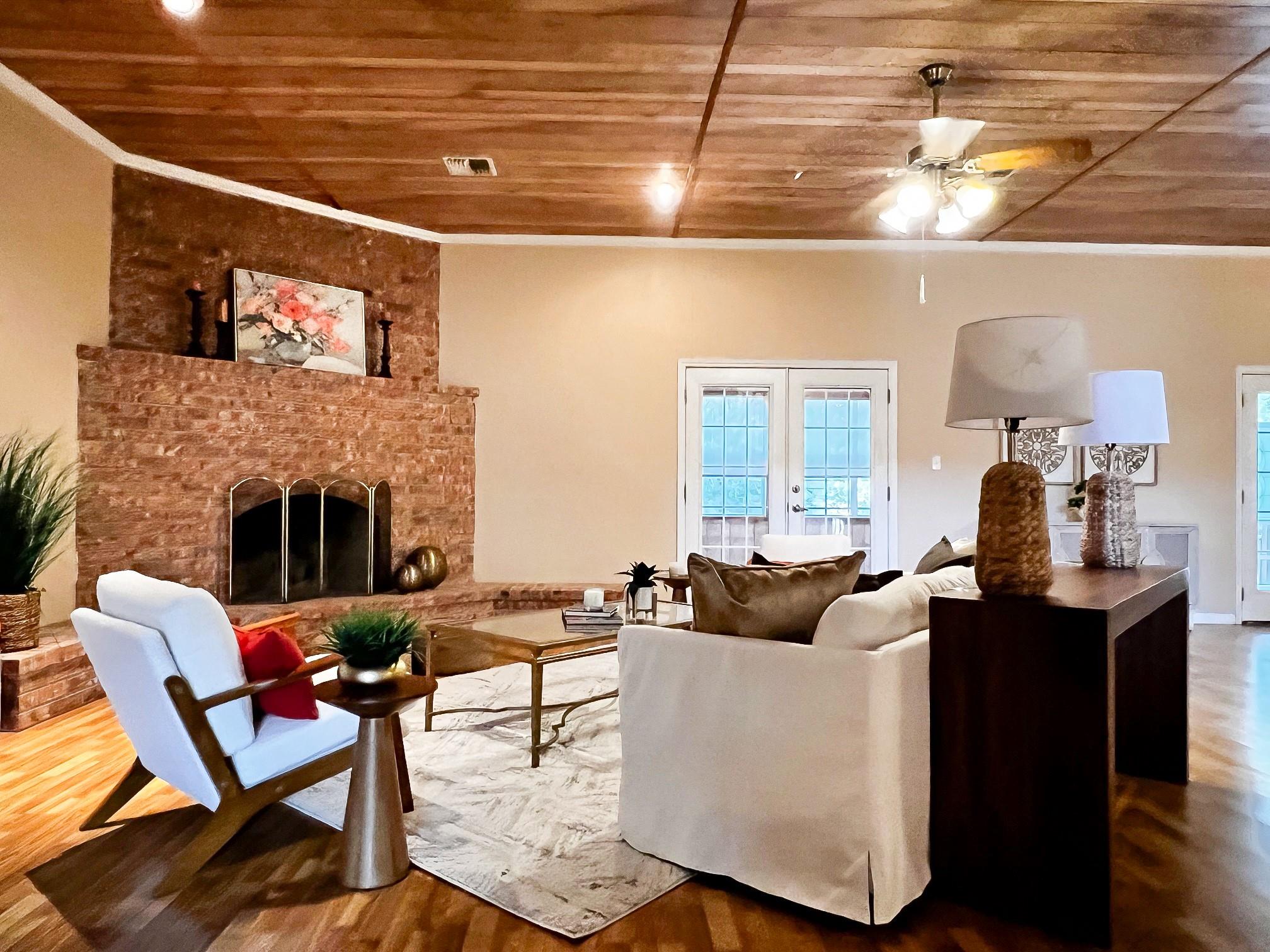 730 Panorama Rd, La Grange, TX 78945