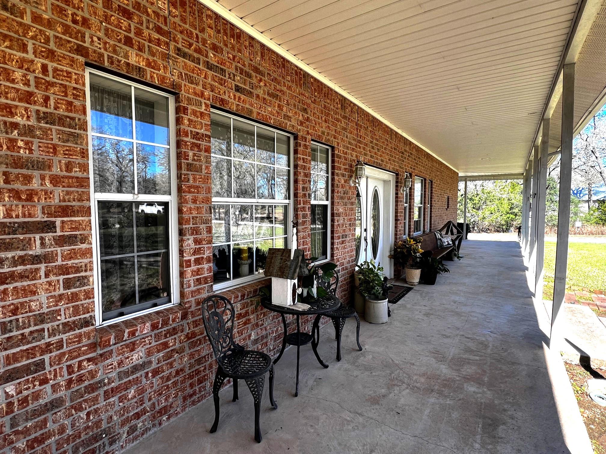 730 Panorama Rd, La Grange, TX 78945