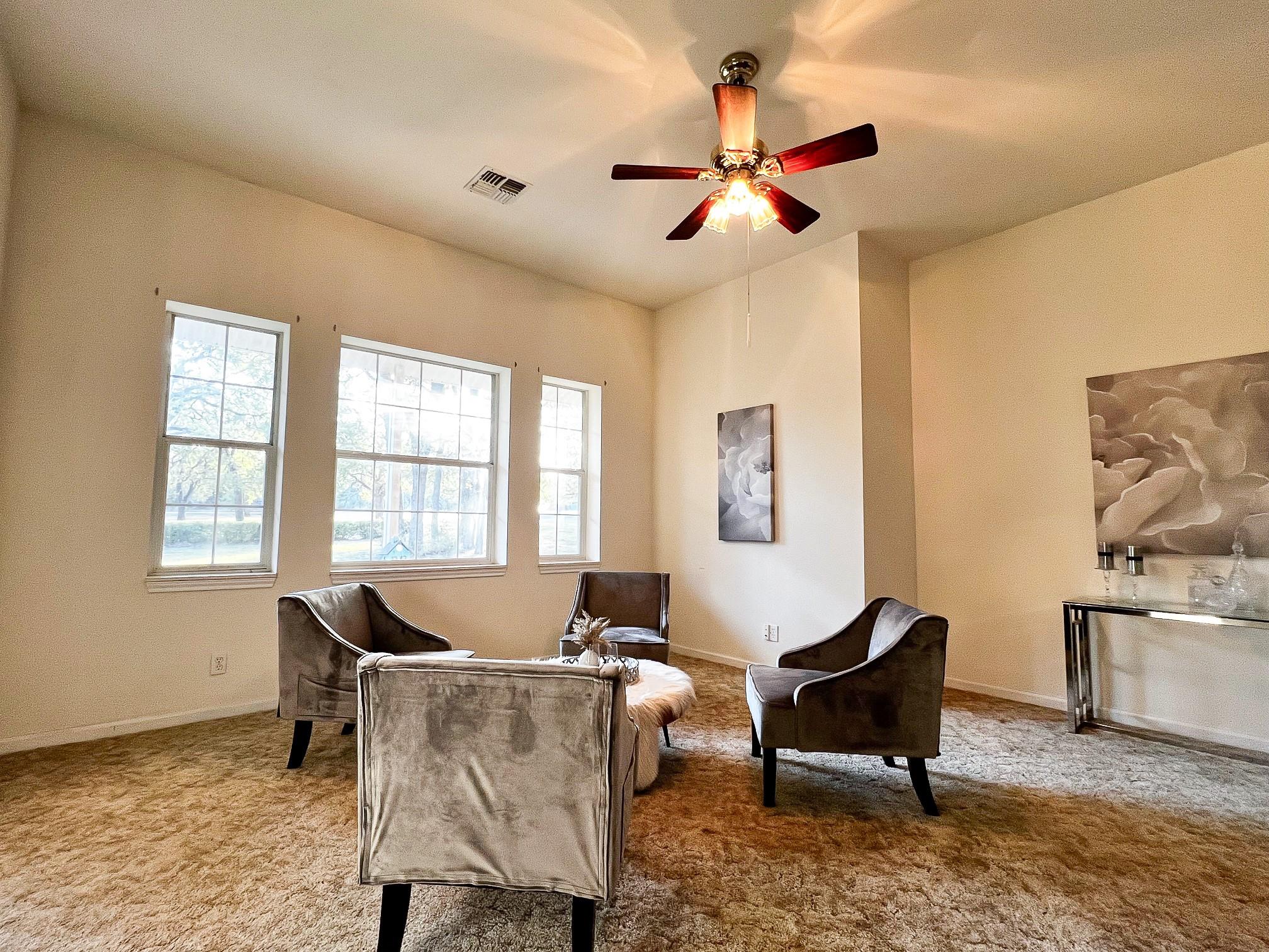 730 Panorama Rd, La Grange, TX 78945