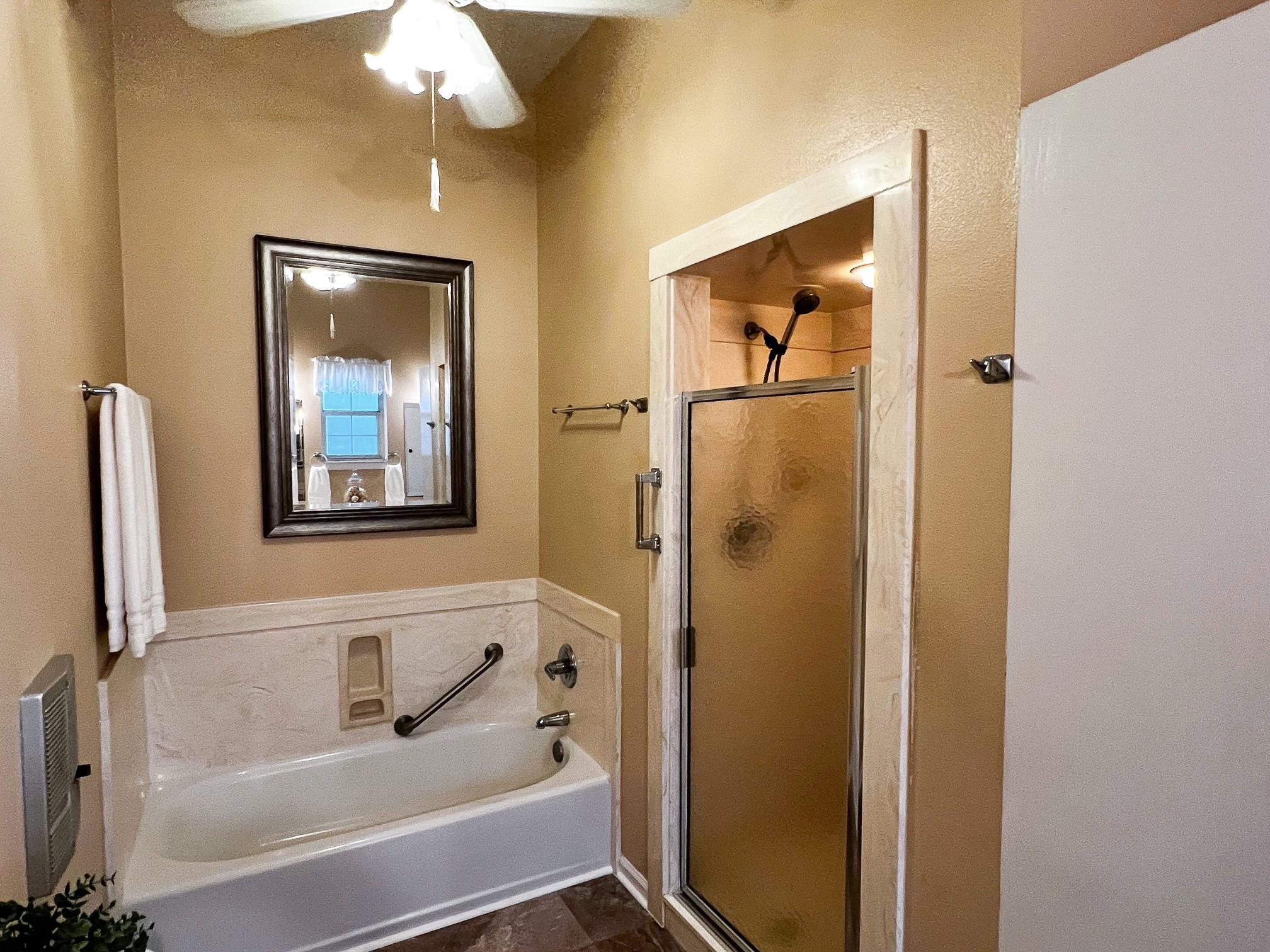 730 Panorama Rd, La Grange, TX 78945