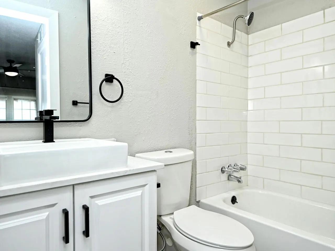 1720 Wooten Park Dr # 113, Austin, TX 78757