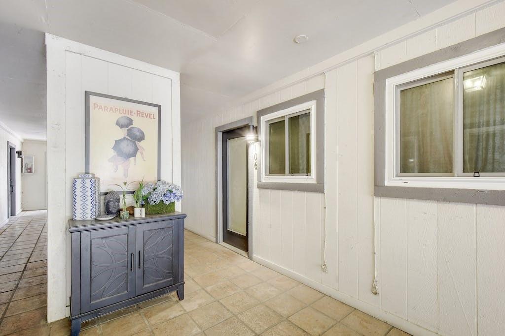 1111 W 10th St # 106, Austin, TX 78703