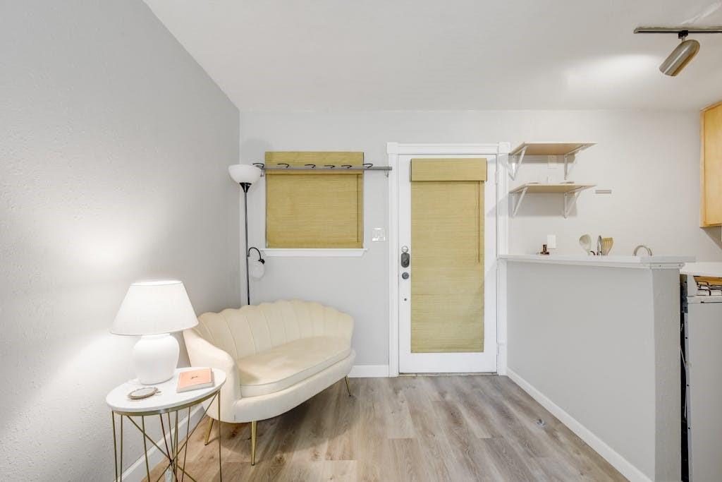 1111 W 10th St # 106, Austin, TX 78703