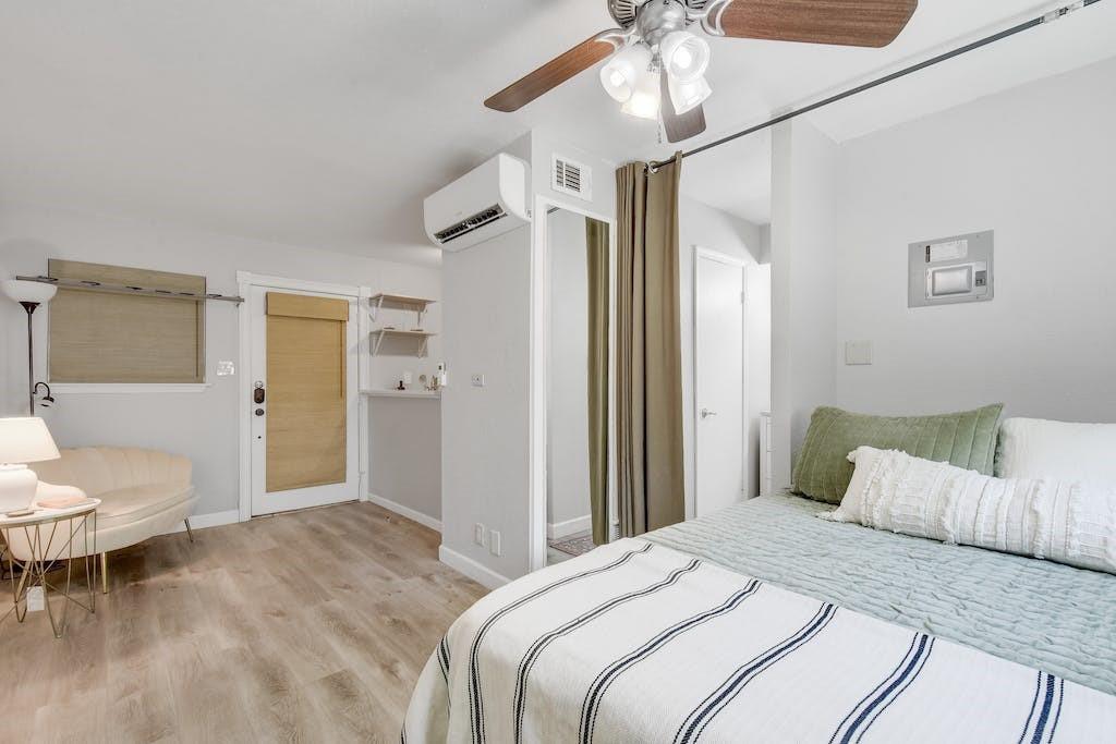 1111 W 10th St # 106, Austin, TX 78703