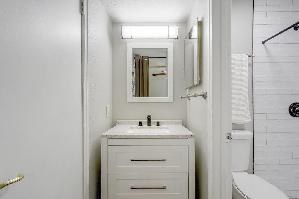 1111 W 10th St # 106, Austin, TX 78703