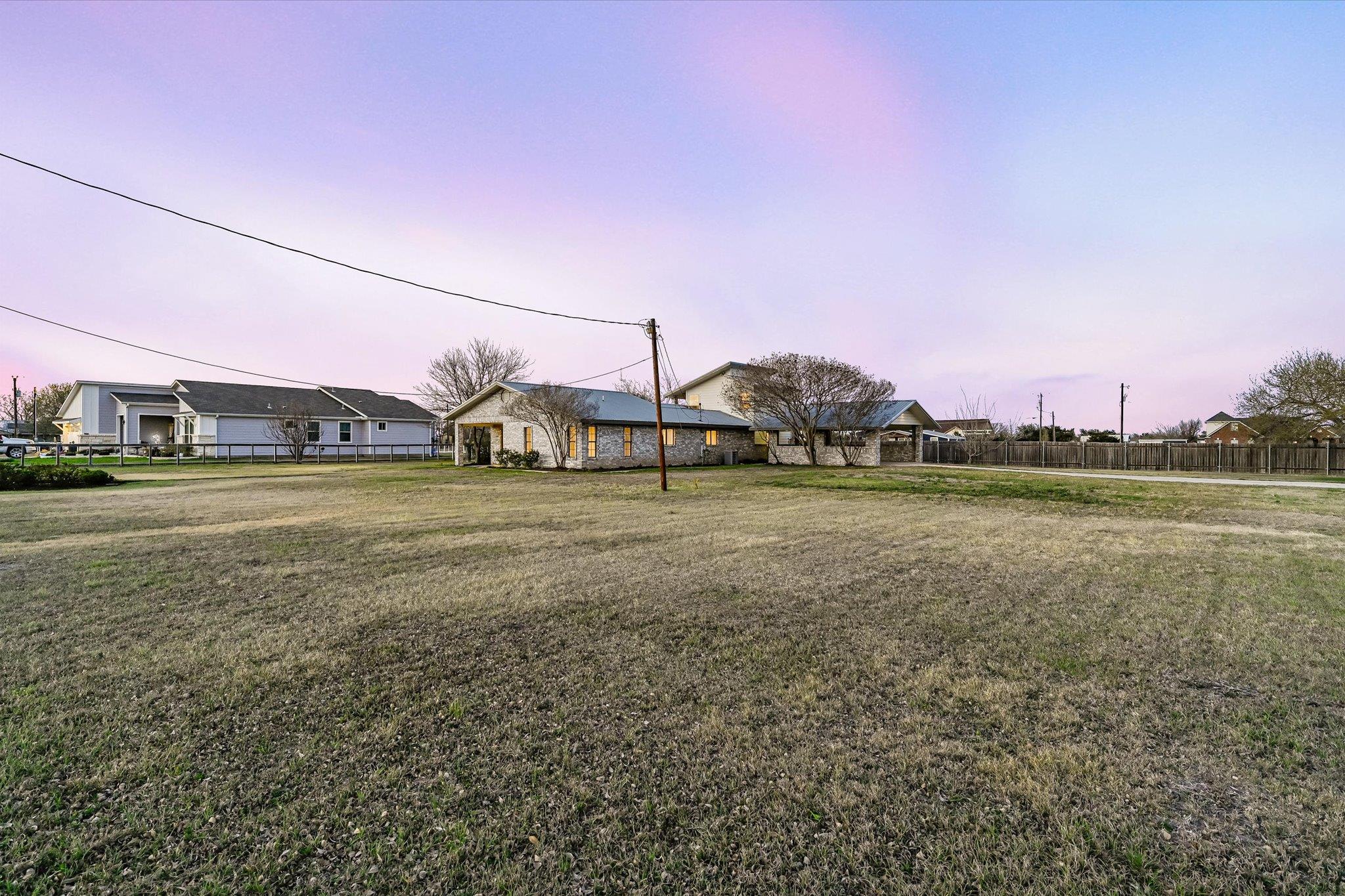 122 Forest Lake Dr, Del Valle, TX 78617