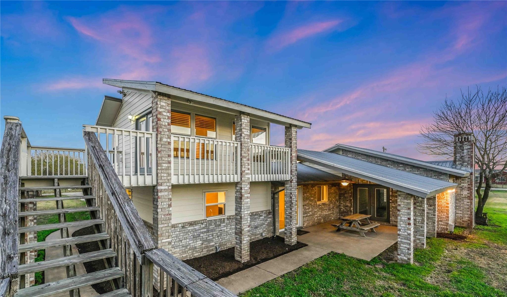 122 Forest Lake Dr, Del Valle, TX 78617