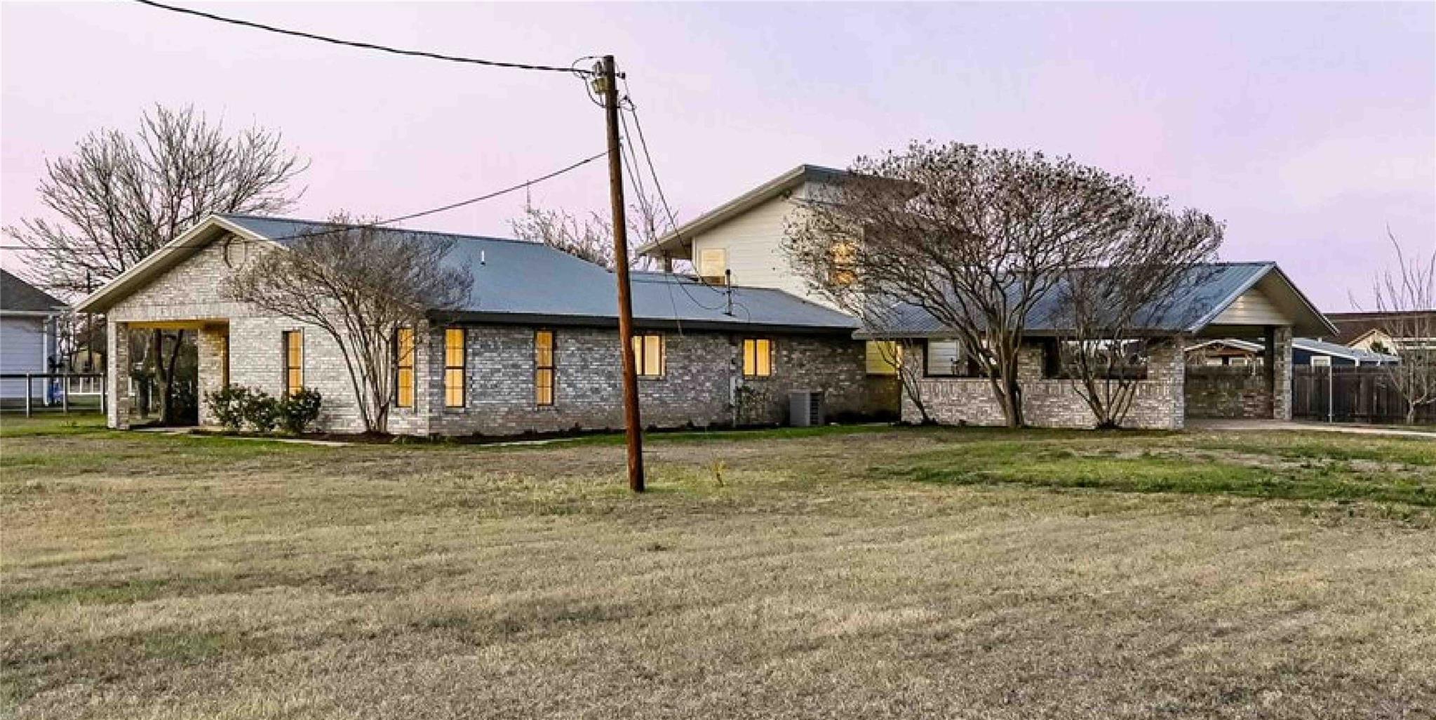 122 Forest Lake Dr, Del Valle, TX 78617