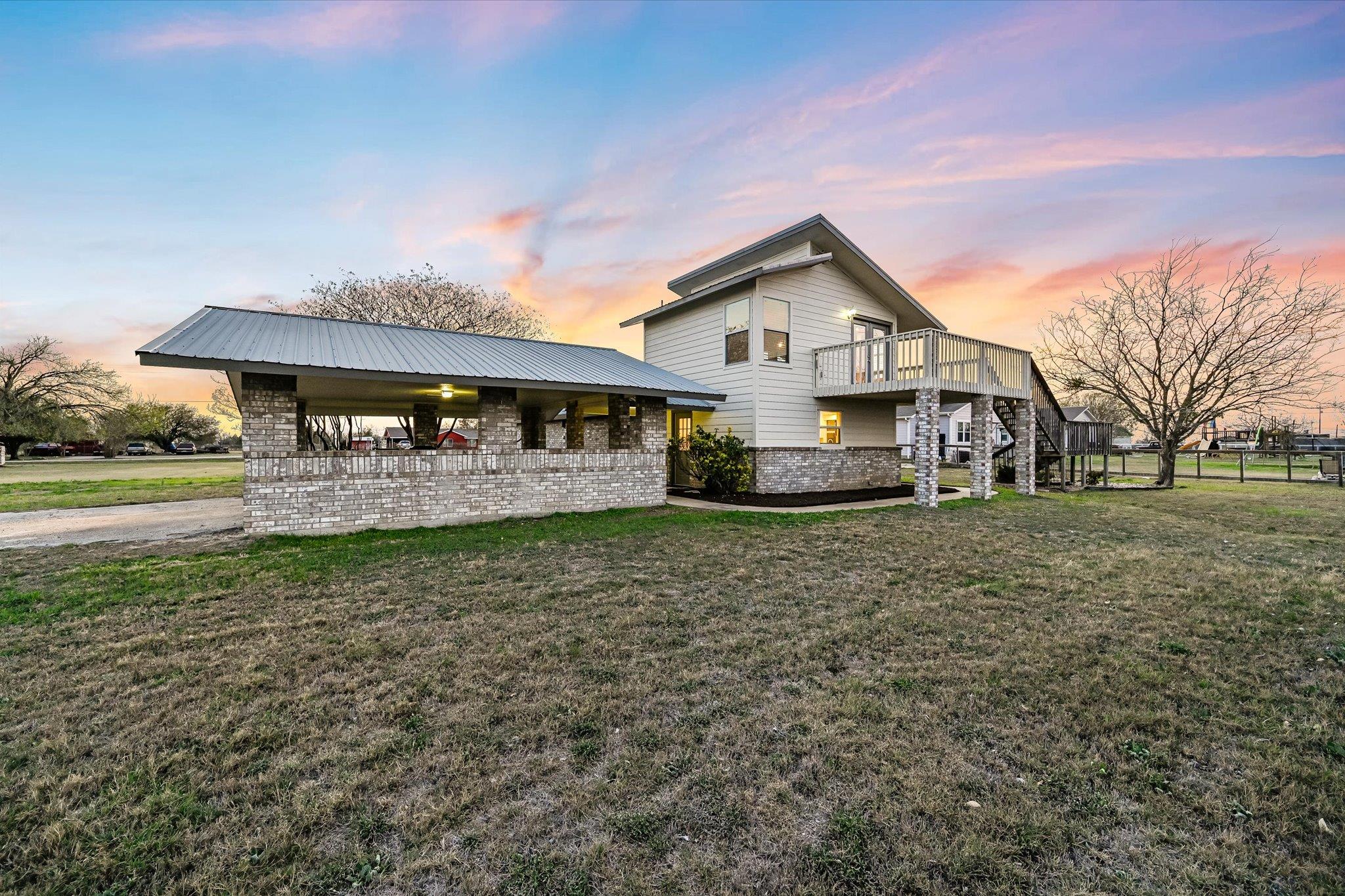 122 Forest Lake Dr, Del Valle, TX 78617