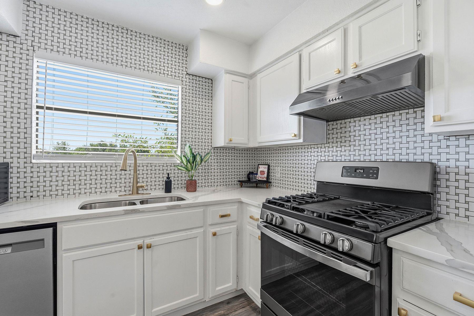 5800 Pinon Vista Dr, Austin, TX 78724