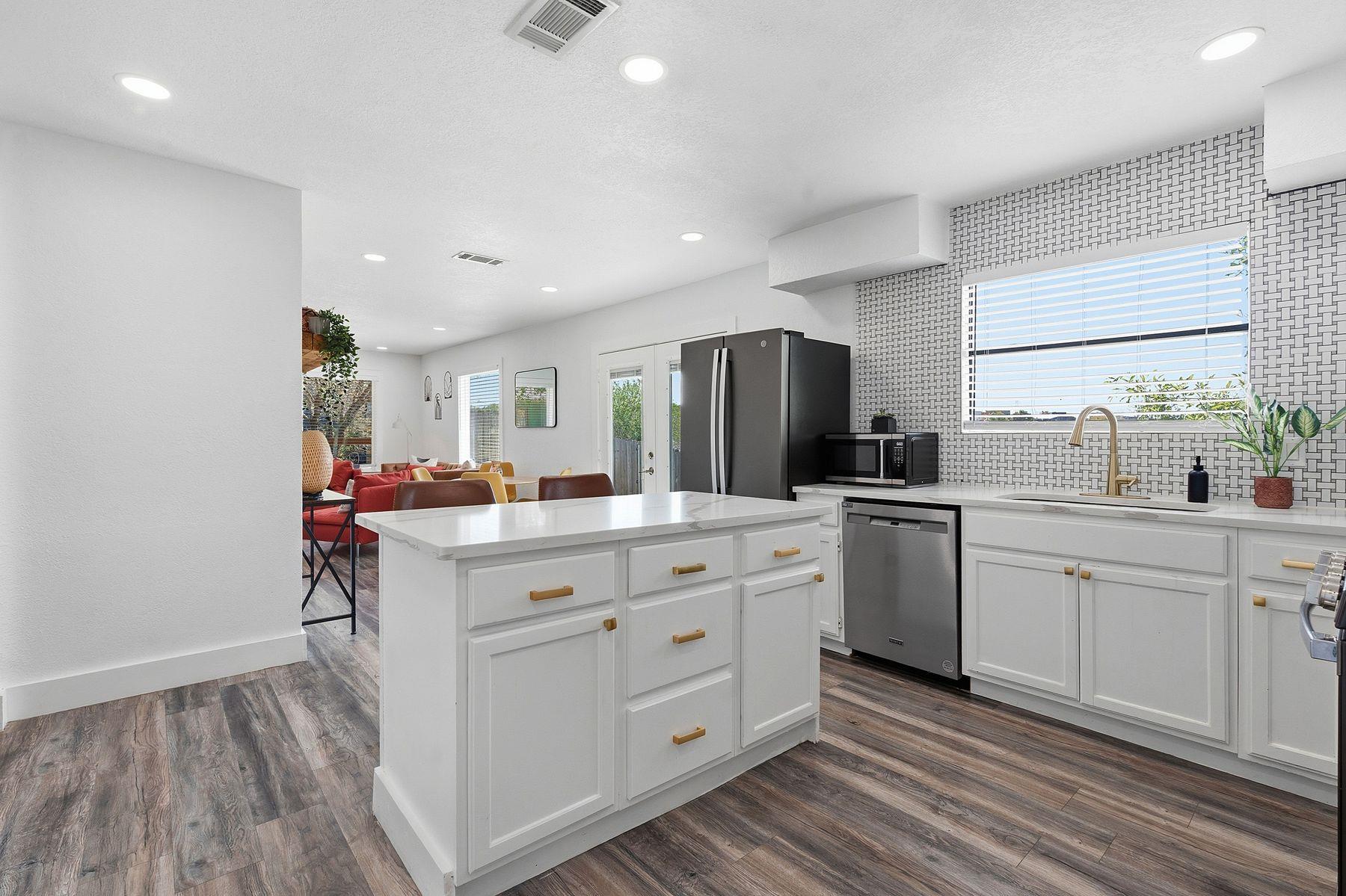 5800 Pinon Vista Dr, Austin, TX 78724