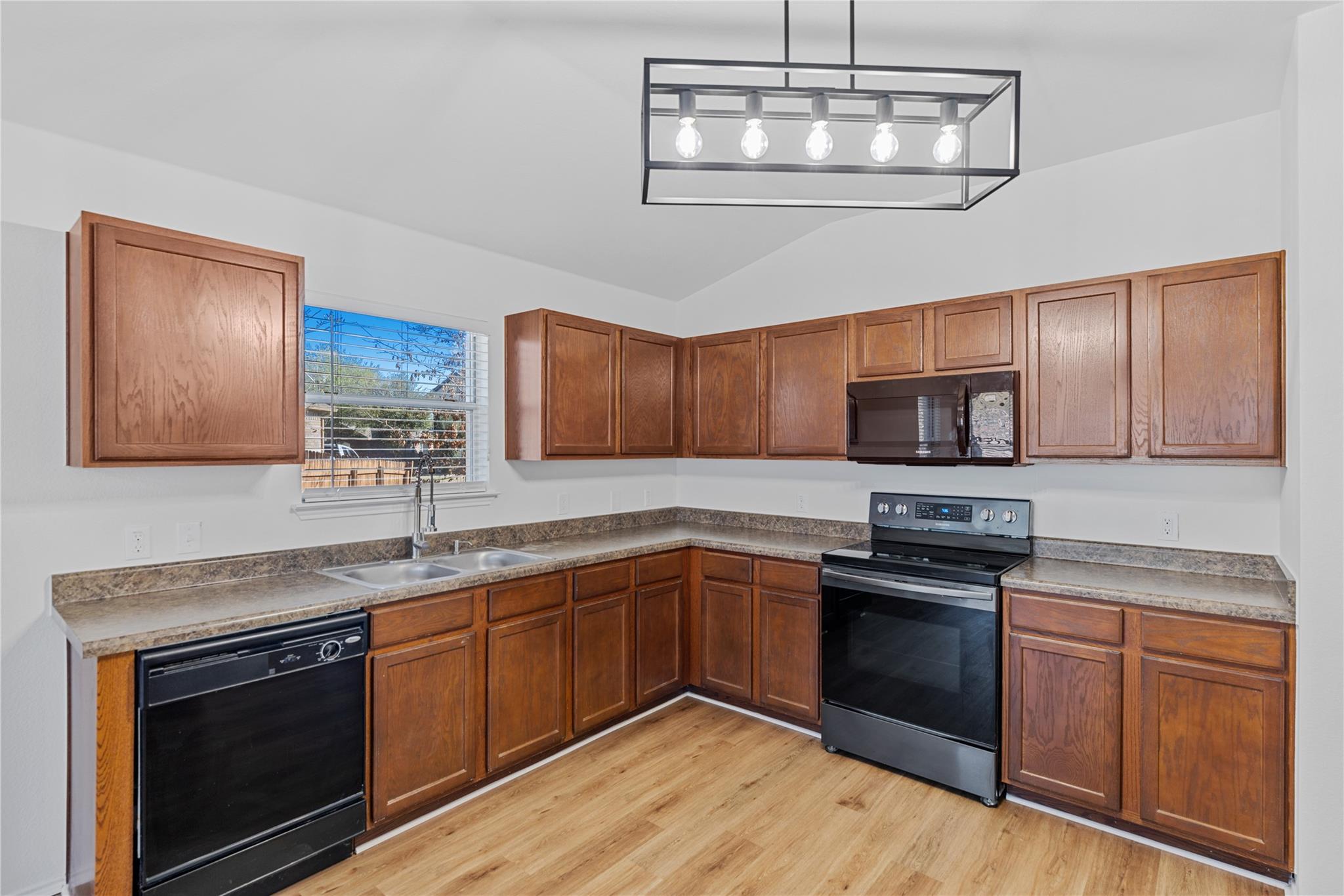 1310 Grande Mesa Dr, Georgetown, TX 78626