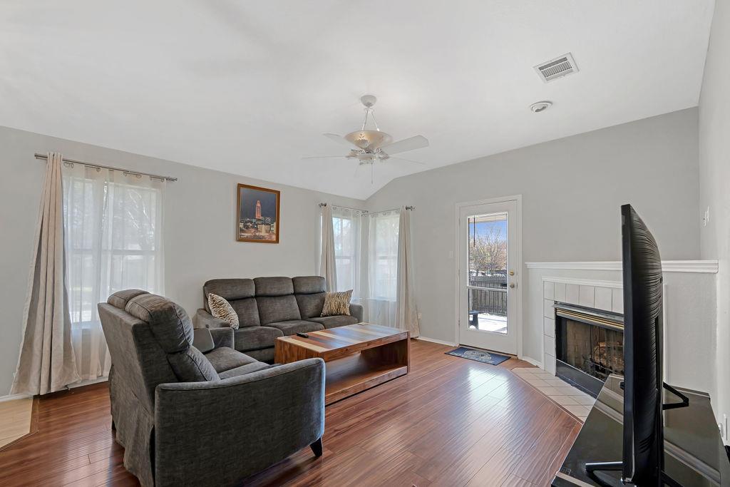 1001 Apple Cross Dr, Pflugerville, TX 78660