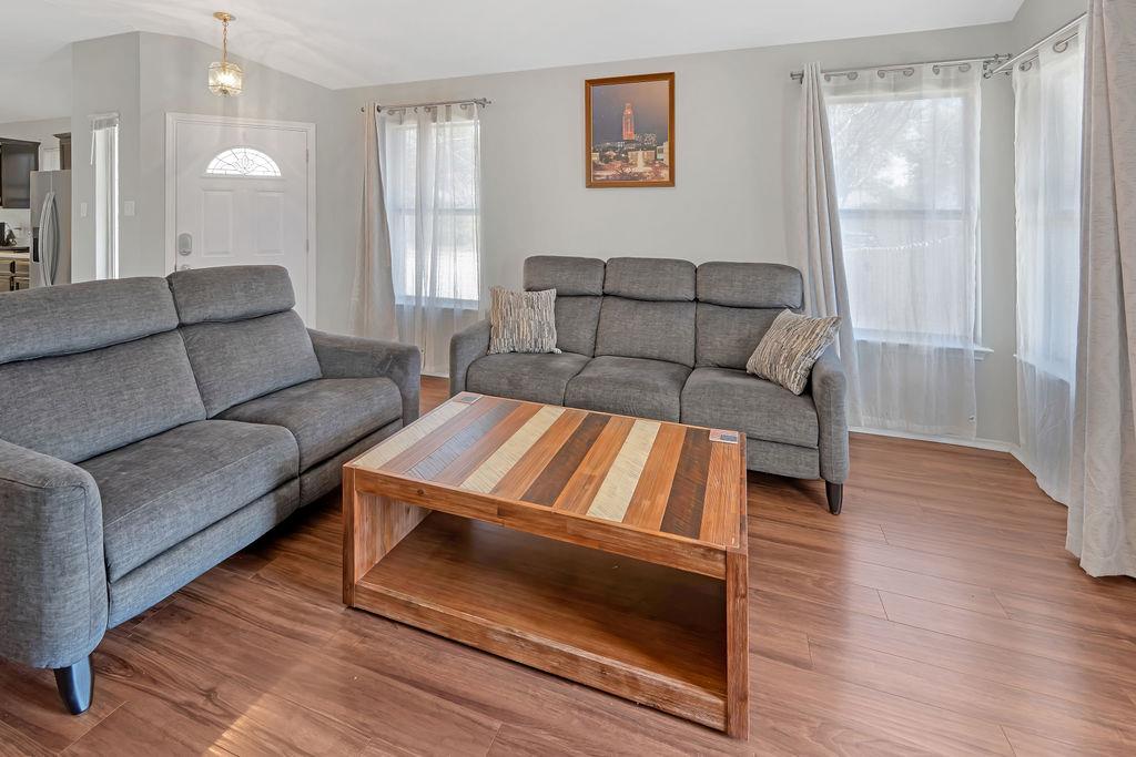 1001 Apple Cross Dr, Pflugerville, TX 78660