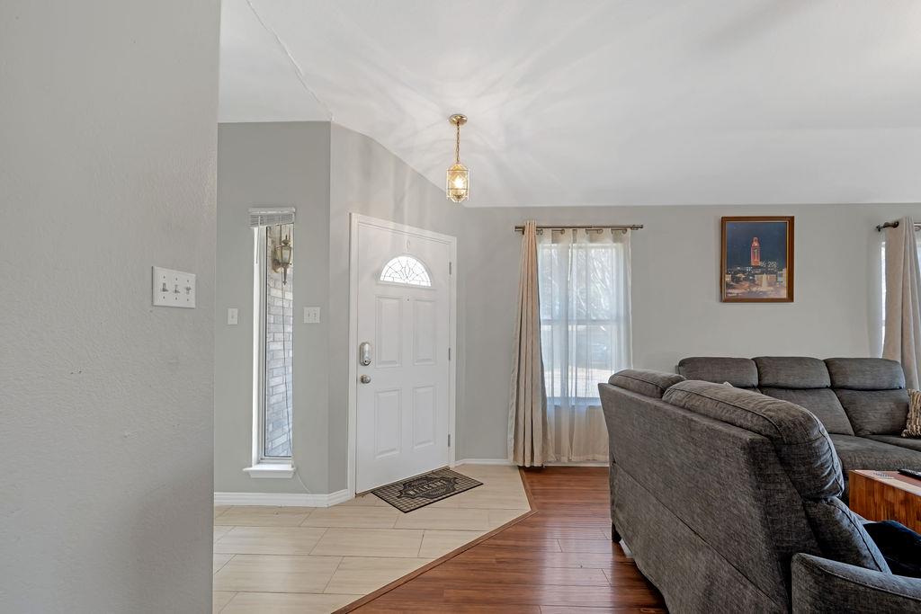 1001 Apple Cross Dr, Pflugerville, TX 78660