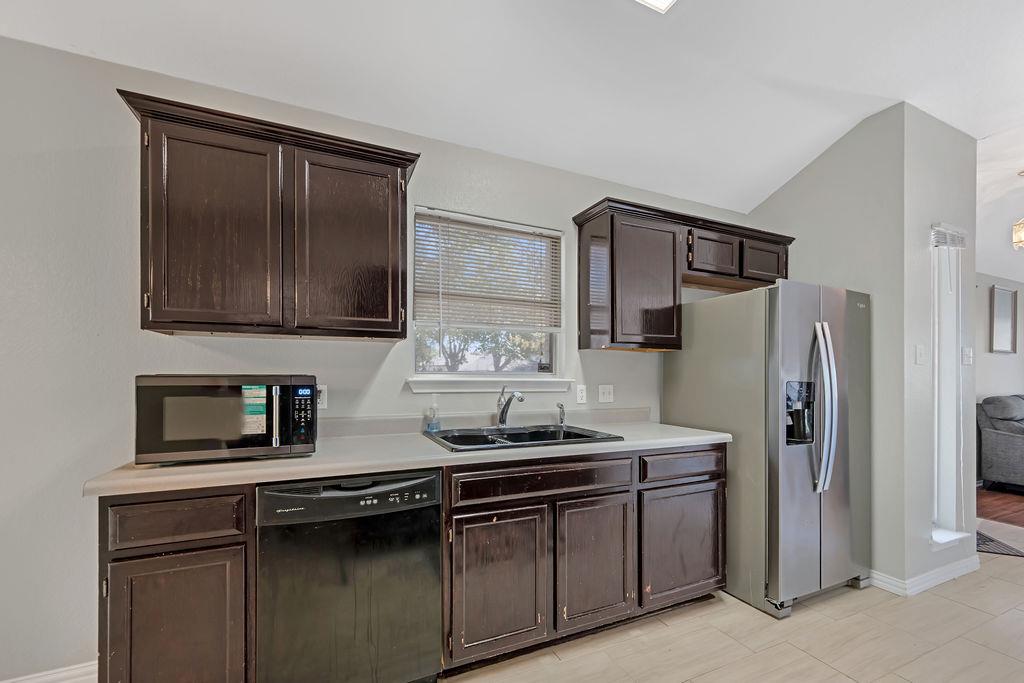 1001 Apple Cross Dr, Pflugerville, TX 78660