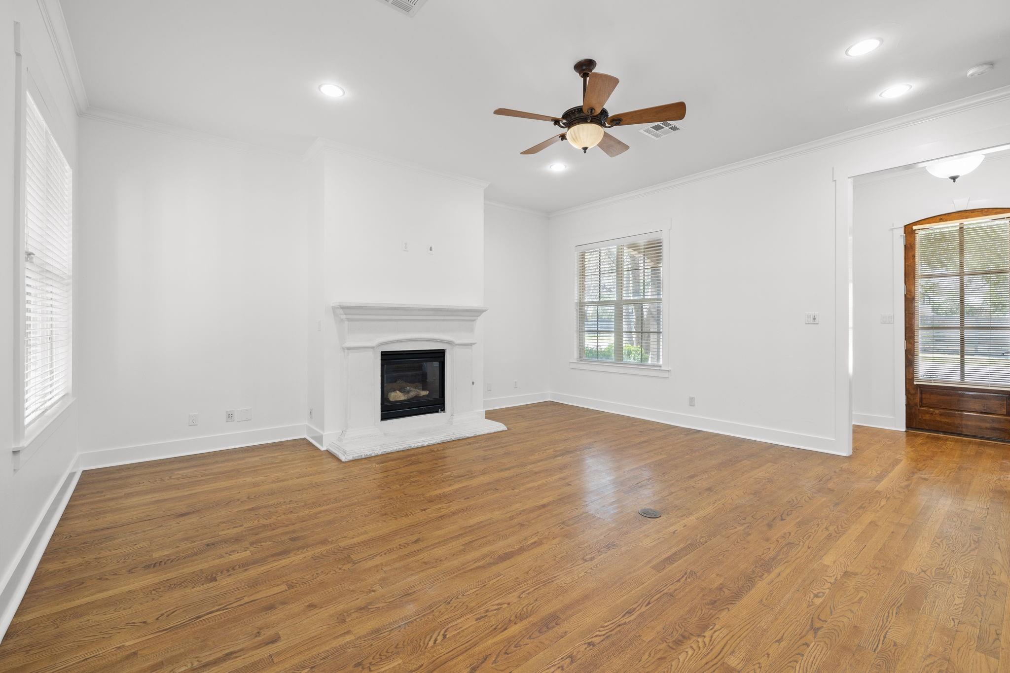 1607 Chelsea Ln, Austin, TX 78704